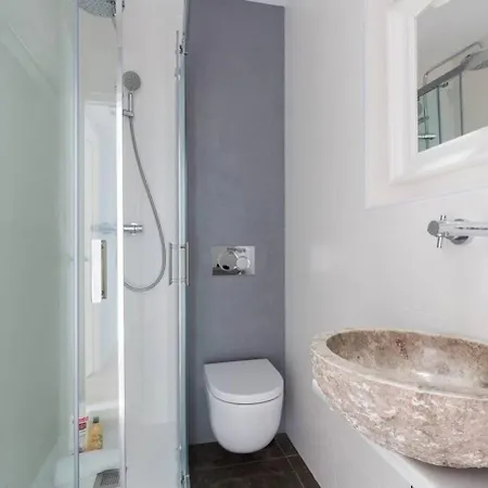2 Bdr Penthouse In Grcia