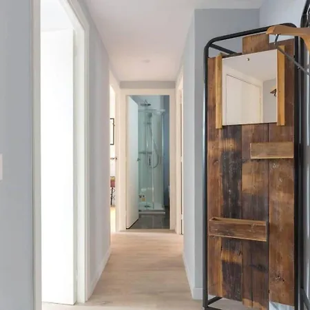 Apartment 2 Bdr Penthouse In Grcia *