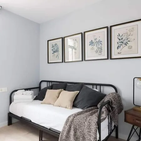 Appartement 2 Bdr Penthouse In Grcia *